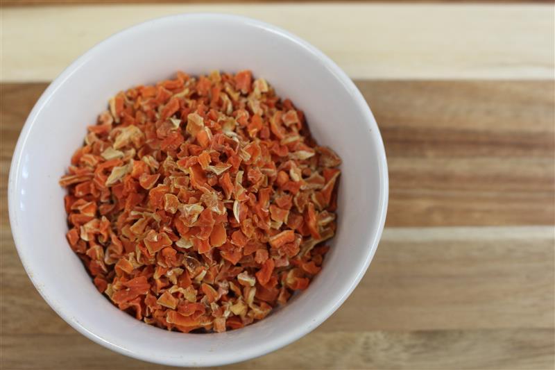 CARROT FLAKES PER OZ (BULK PACKAGING)-